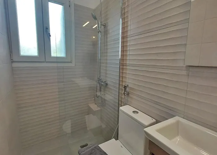 Λ Studios * Ménites