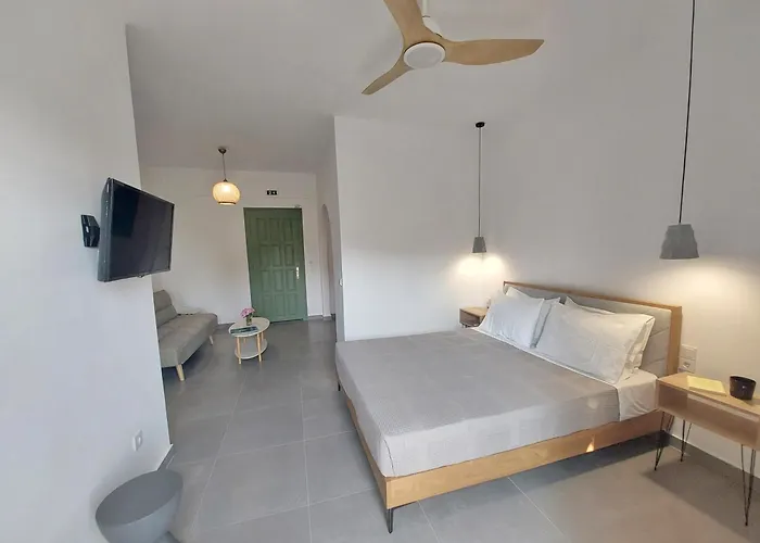 Λ Studios * Ménites