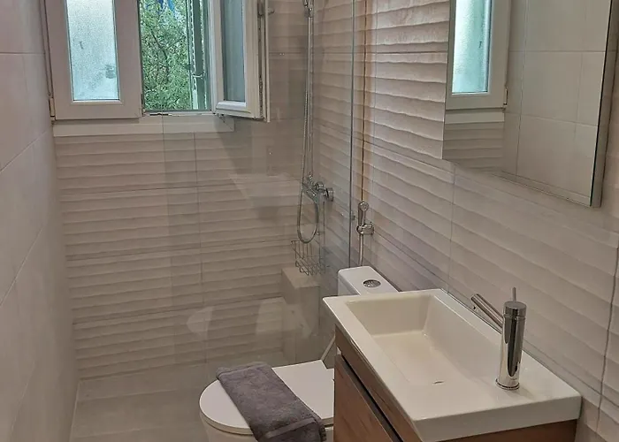 Daire Λ Studios Ménites