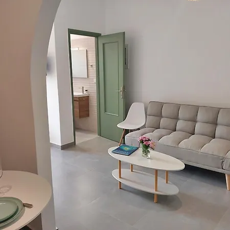 λ Appartement Ménites