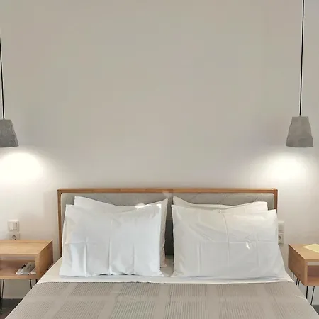 λ Ménites